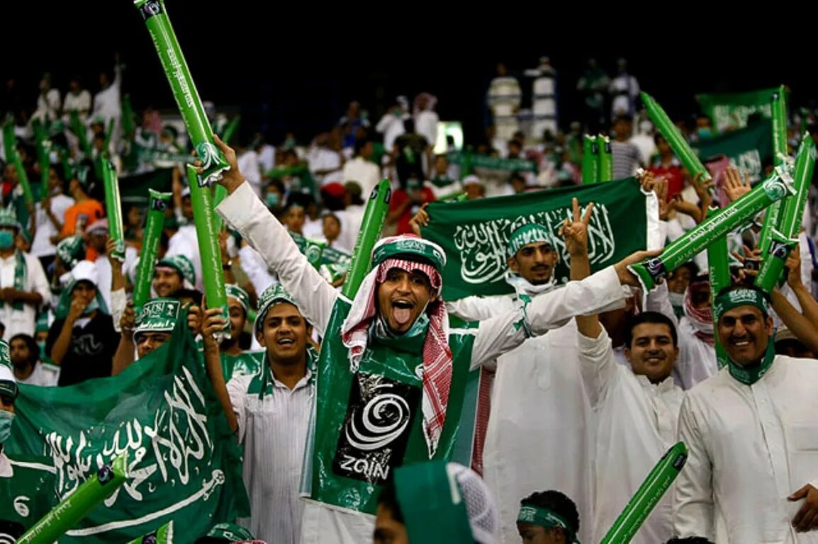 Сборная Саудовской Аравии. Болельщики Саудовской Аравии. Саудовская Аравия футбол. Саудовская аоавивия футбол.