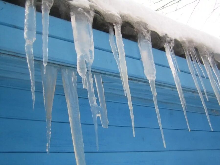 сосульки. сосульки. сосульки для детей. детский сад сосульки. сосульки на крыше для детей.