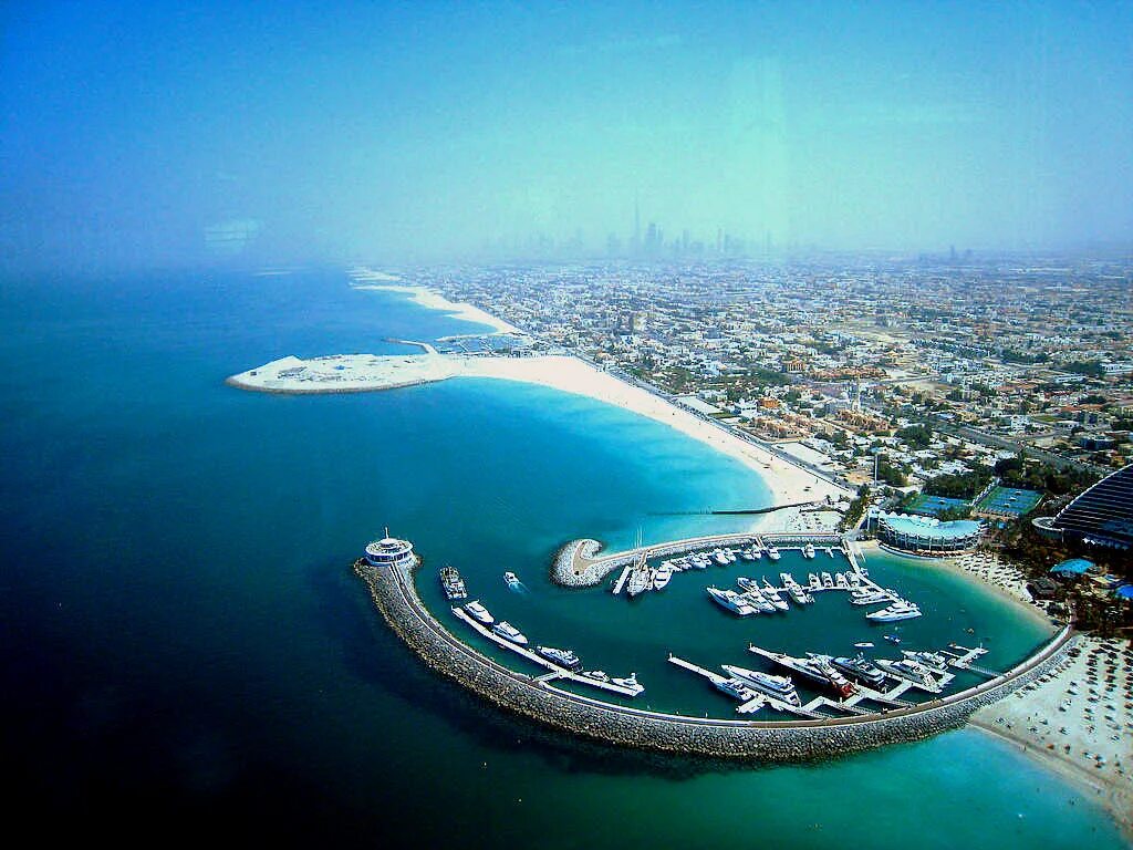 Какое море в дубае в оаэ. Персидский залив пляж Джумейра. Персидский залив Дубай. Пляж Джумейра Бич парк в Дубае. Персидский залив Шарджа.