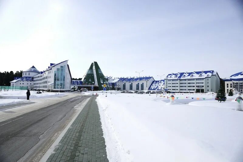 Аэропорт ханты мансийск сайт. Отель Югорская Долина Ханты-Мансийск. Югорская Долина Ханты-Мансийск бассейн. Аэропорт Ханты-Мансийск гостиница. Югорская Долина 2022.