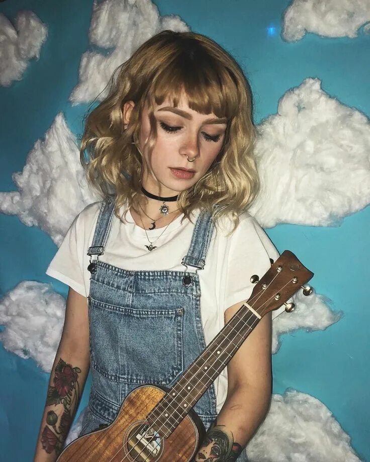 Герла девушка. Келли брук хот. Стэнли лау (stanley lau) supergirl. Карина дель. Девушка в стиле гранж.