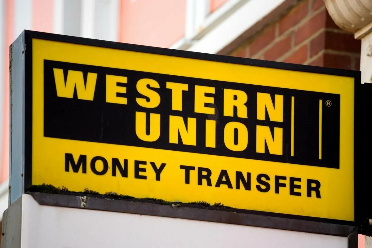 The western union company. Вестерн юнион логотип. Western union логотип. Western union реклама. Вестерн юнион.