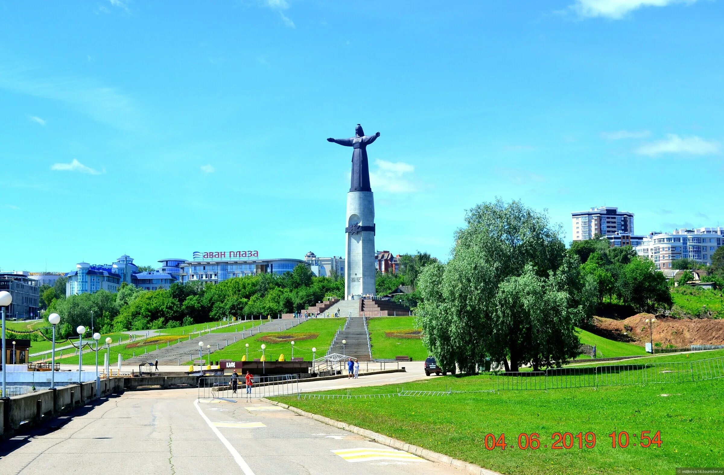 Фотографии достопримечательностей города Чебоксары