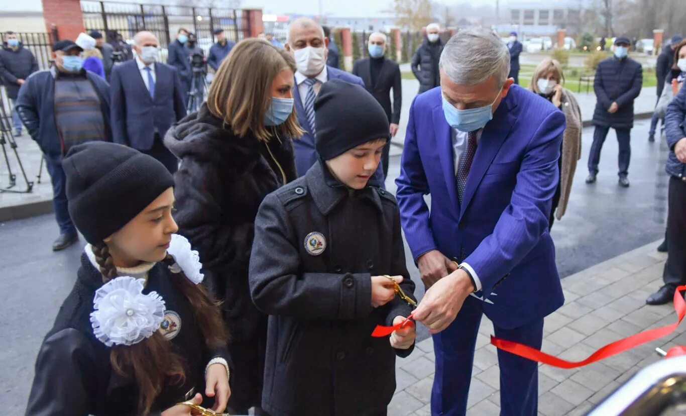 Школы г моздок. Школа 3 Моздок новая. Новая школа 3 города Моздока. Новая школа в Моздоке. Школы Северной Осетии.