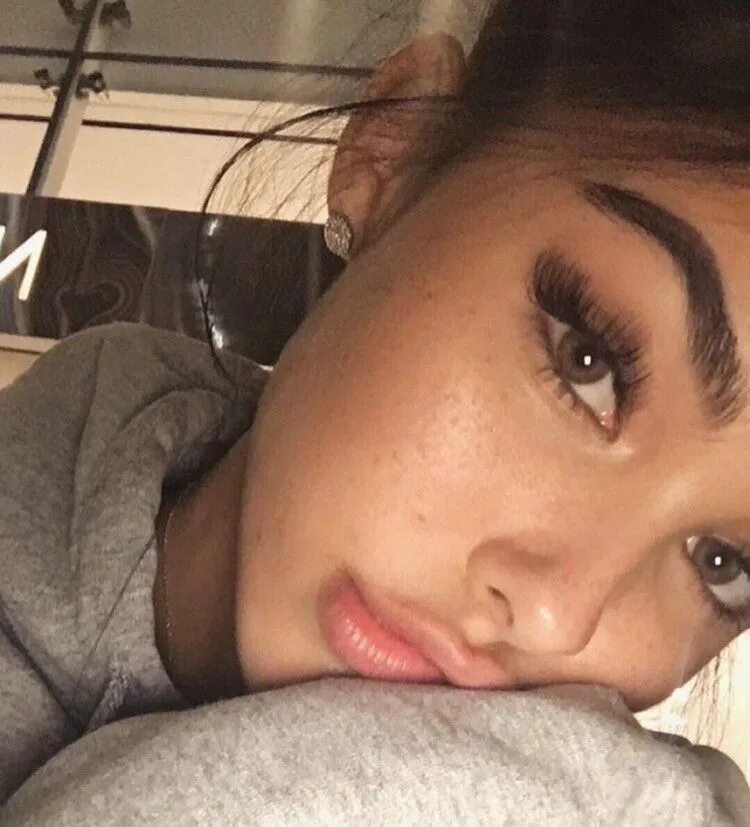 Madison Beer селфи 2020. Madison Beer селфи. Madison beer doll monster