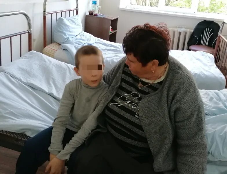 Почему мальчику было тяжело в районном. Фото мальчика 8 лет в больнице. Больница с мальчиком 11ти лет.