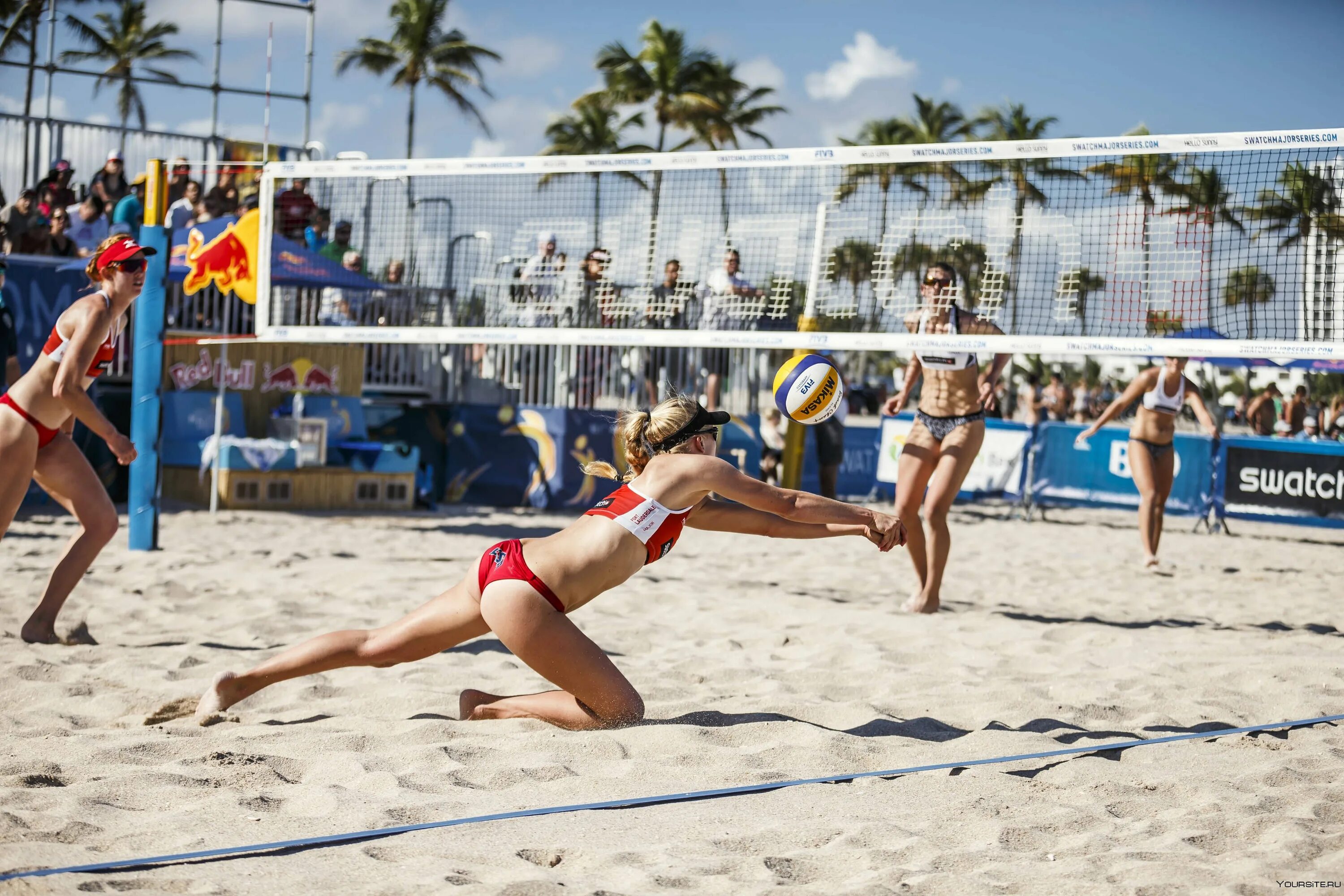 Игроки пляжного волейбола. Пляжка волейбол. Волейбол на пляже. Волейбол на песке.