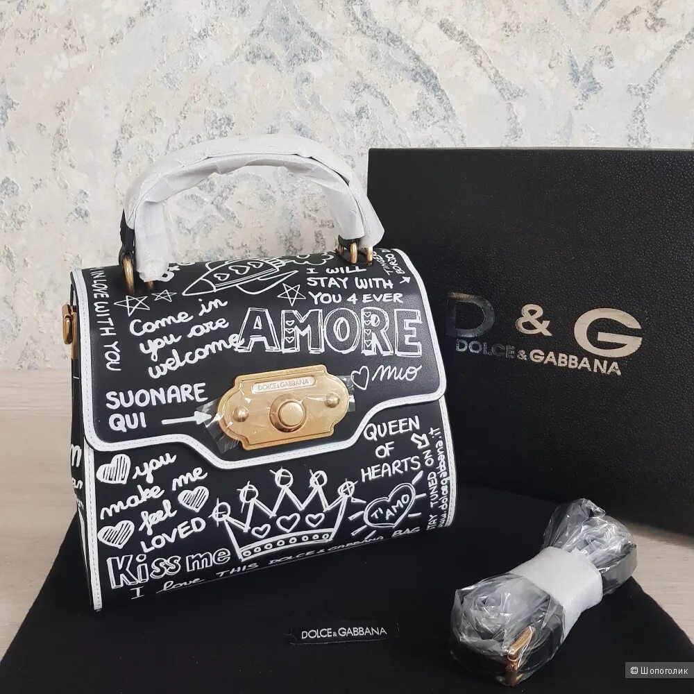 Песни она хочет сумку дольче габбана. Dolce Gabbana Bag Welcome. Сумка Дольче Габбана Аморе. Сумочка Дольче Габбана Аморе. Сумка Dolce Welcome.