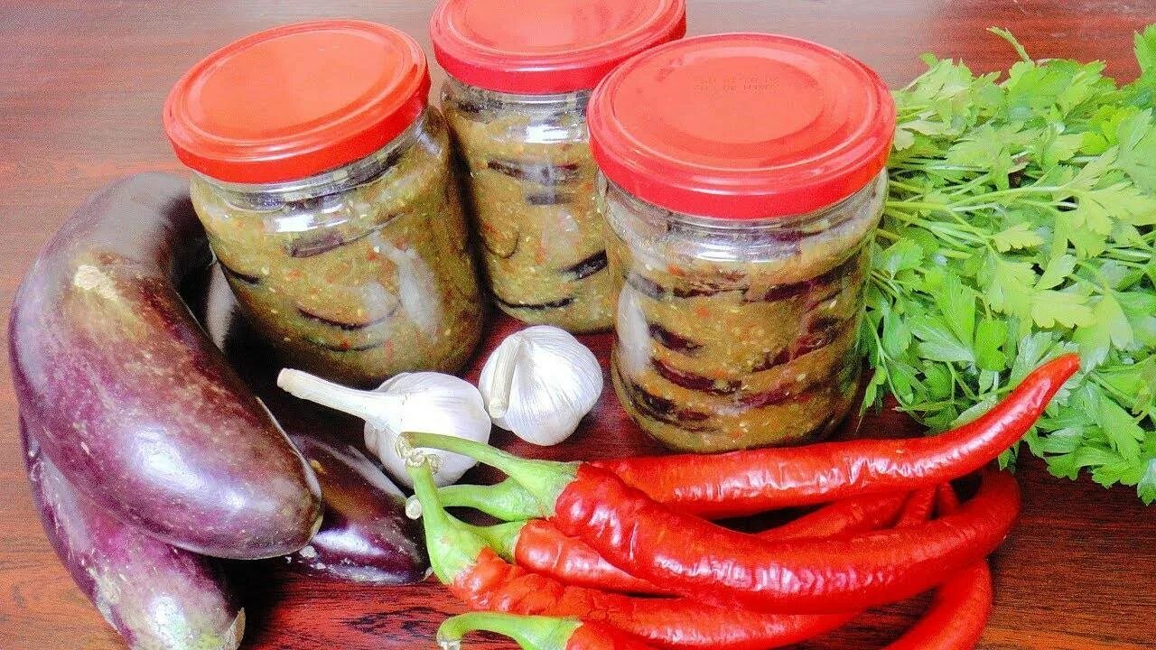 Вкусная заготовка из баклажанов на зиму 4. Баклажаны по-грузински на зиму. Баклажаны консервированные. Консервация баклажан по грузински. Острые баклажаны.