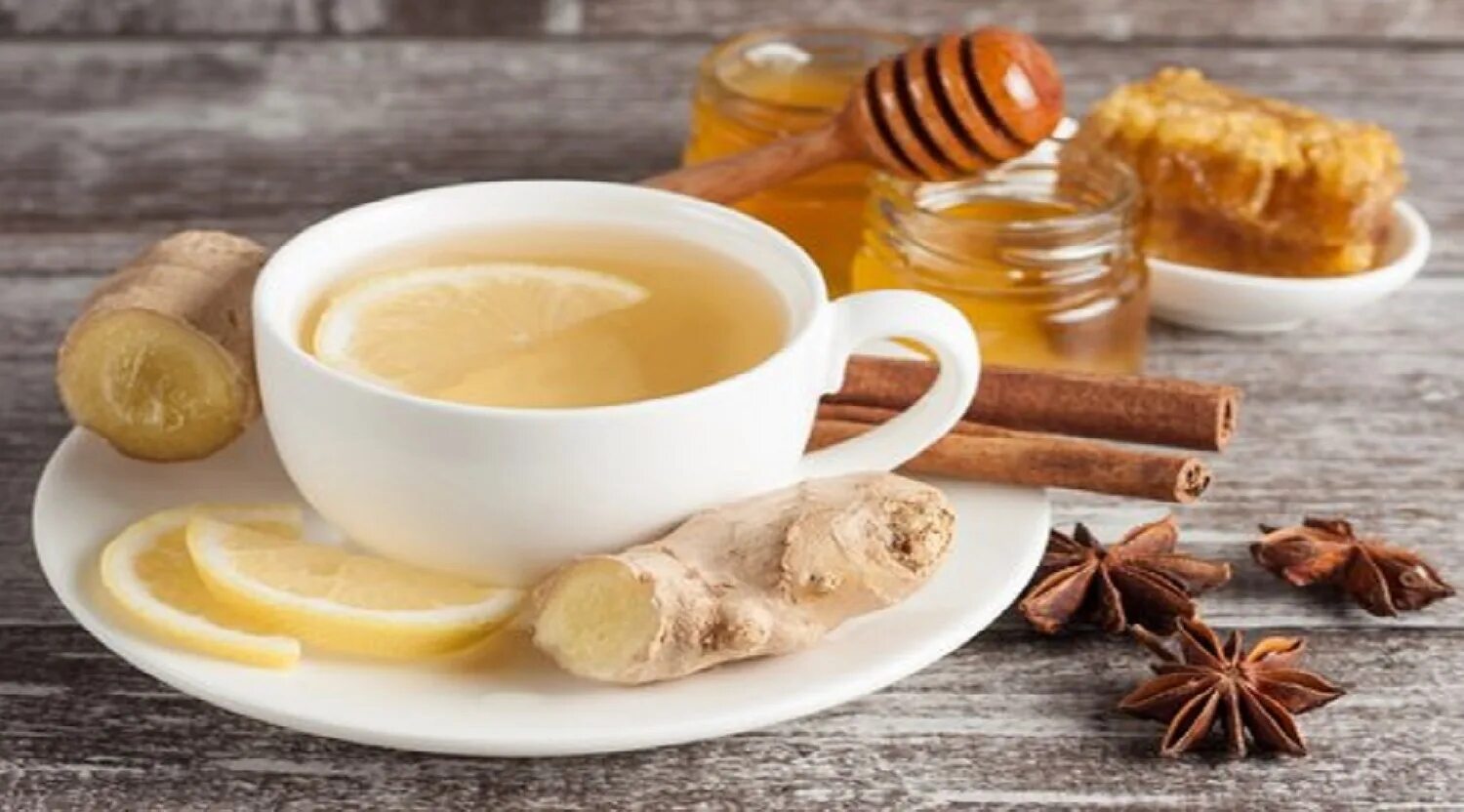 Чай с медом вред. Чай с медом. Чай с медом и корицей. Чай с корицей и имбирем. Чай с лимоном и имбирем.