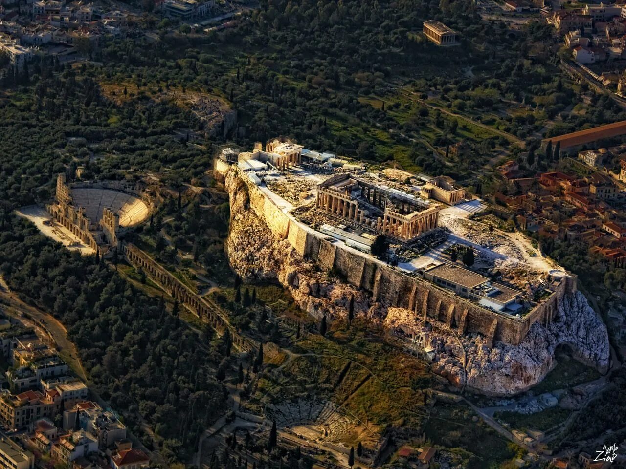 Самая большая греческая. Акрополь в древней Греции. Акрополь в Афинах. Вид на Акрополь в Афинах. Древняя Греция город Акрополь.