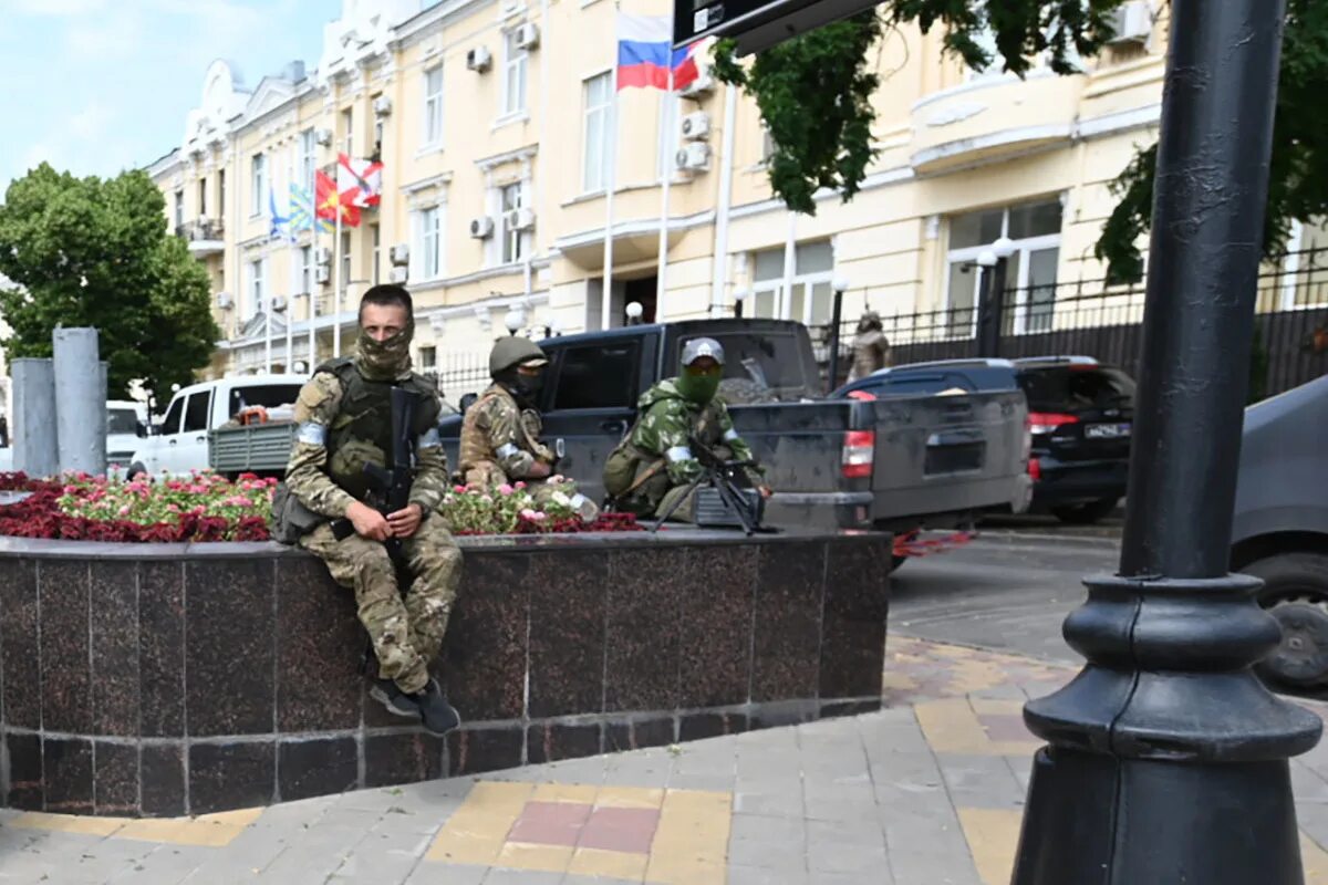 Вагнер чвк новости на украине сегодня последние. ЧВК В Ростове на Дону. Вагнер в Ростове. ЧВК Вагнер. ЧВК Вагнер в Ростове.