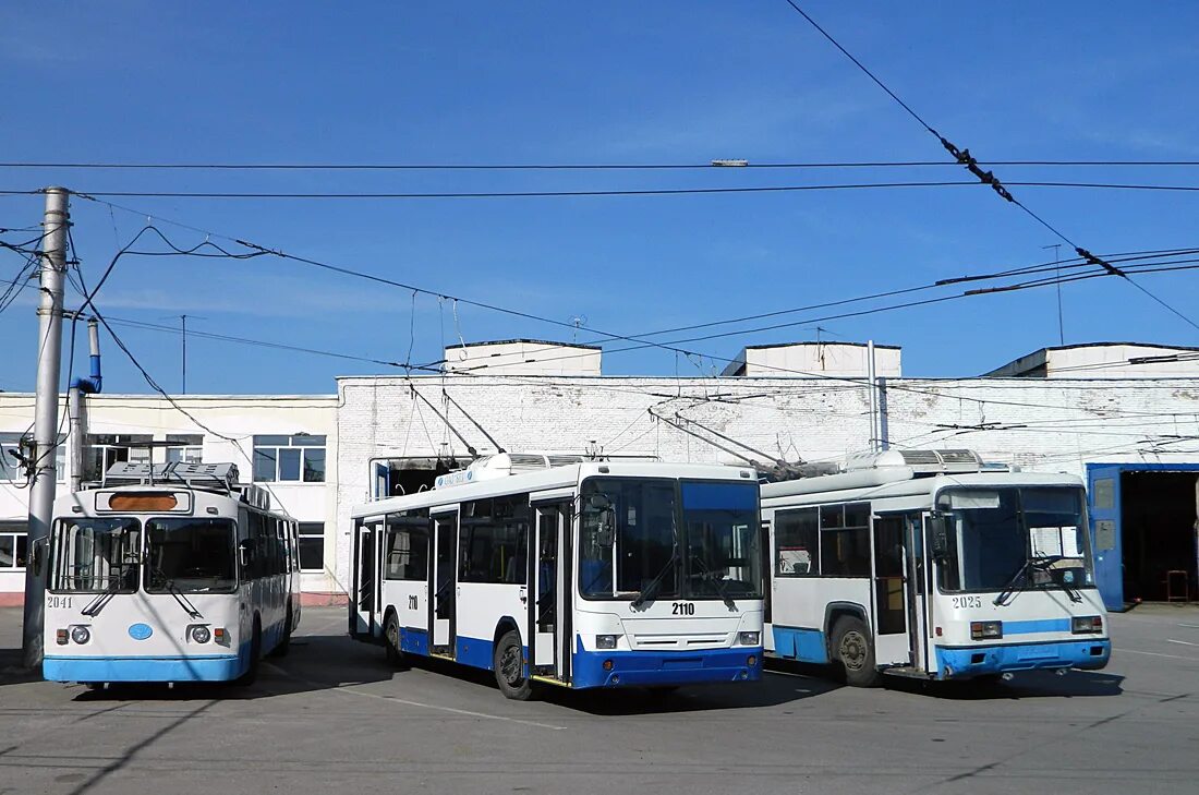 Троллейбусное депо 2 уфа. Троллейбусное депо новороссийск в колонне 1 мая. Троллейбусное депо 1 уфа. Троллейбусное депо 1 уфа. Троллейбусный завод уфа.
