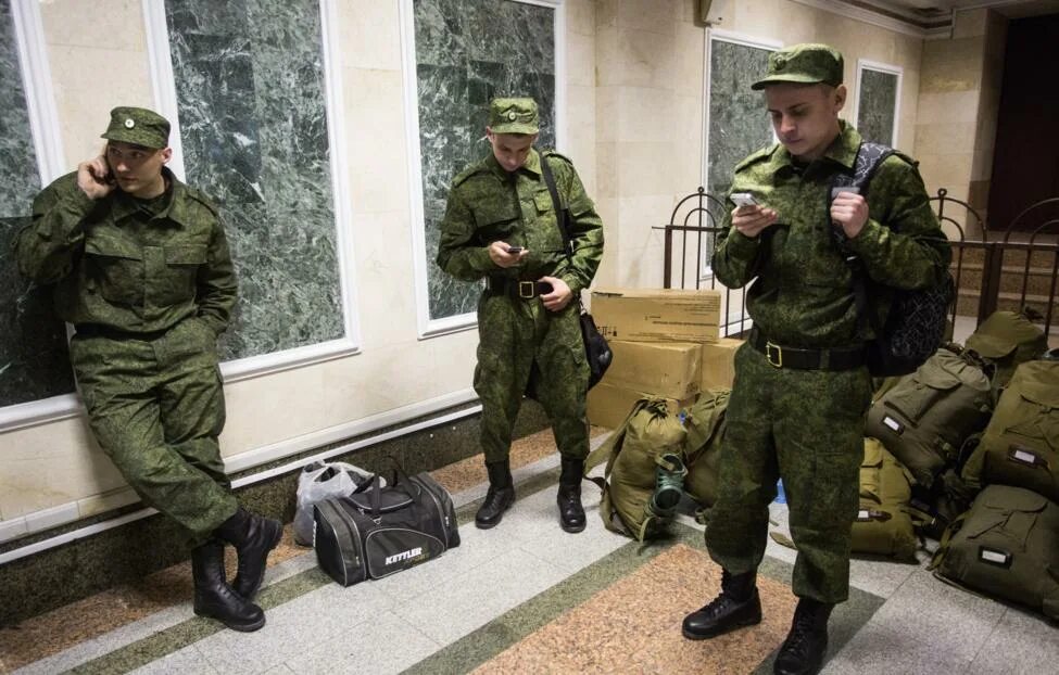 Распорядиться военный. Фото военного человека. Армия картинки. Набор новобранцев на Украину. Лебяга.