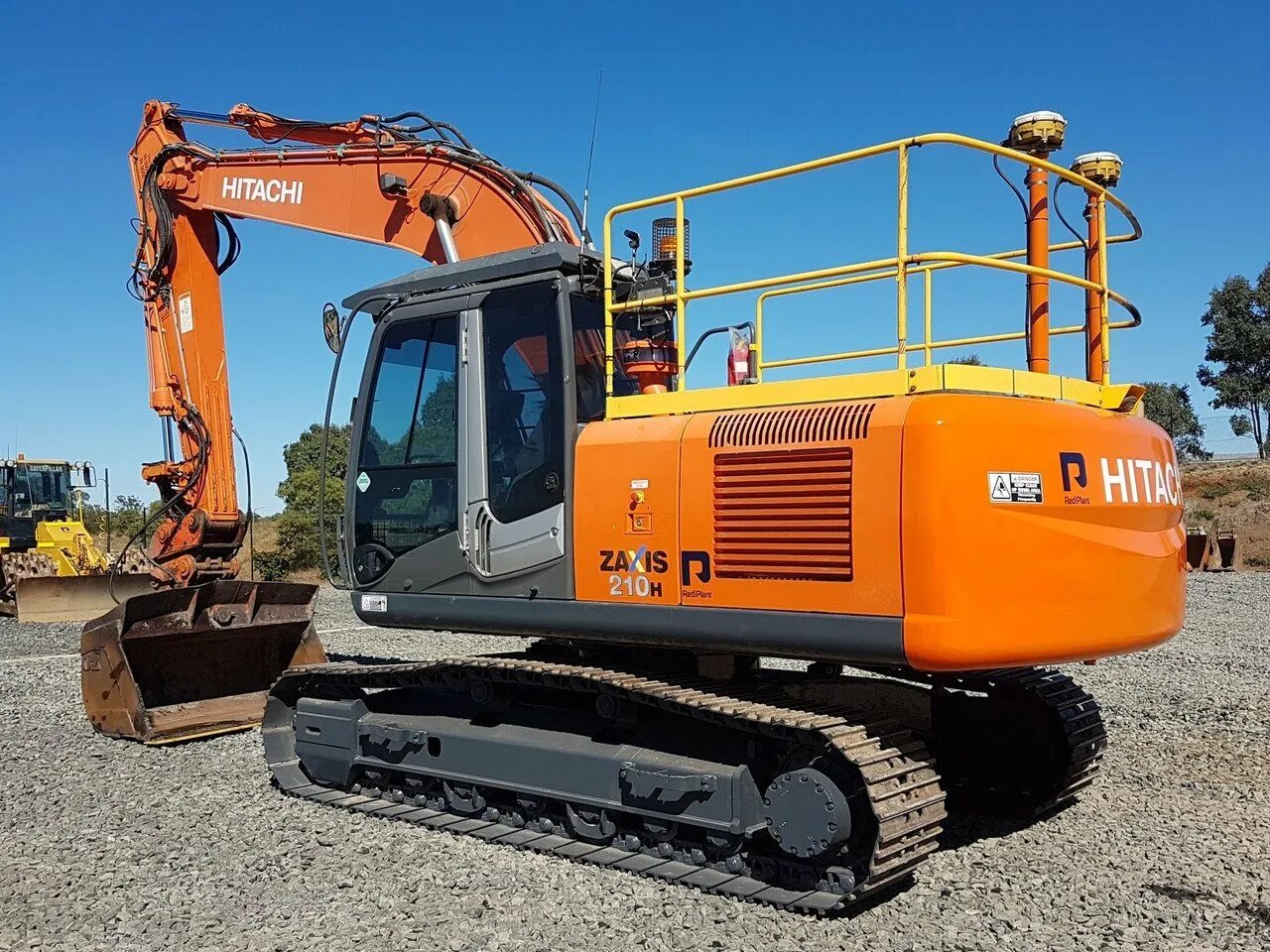 Zx200lc-3. Komatsu pc200-7. Hitachi zx330-3. Гусеничный экскаватор 200. Гусеничный экскаватор 200.
