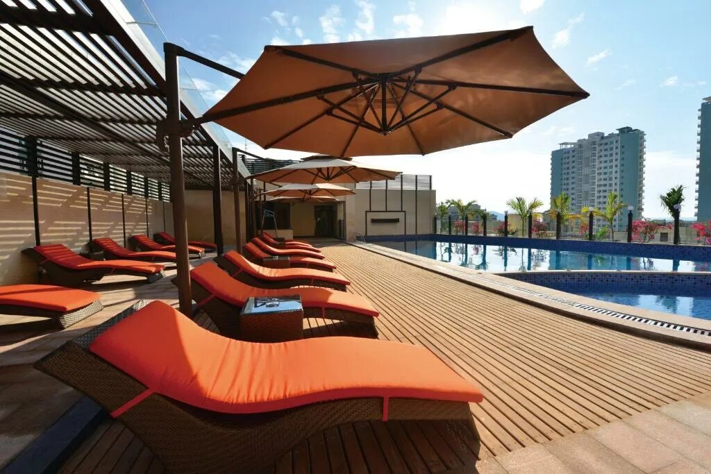 Отель barry boutique hotel sanya. Китай санья отели барри. Отель барри бутик дадунхай. Отель барри хайнань. In time отель санья.