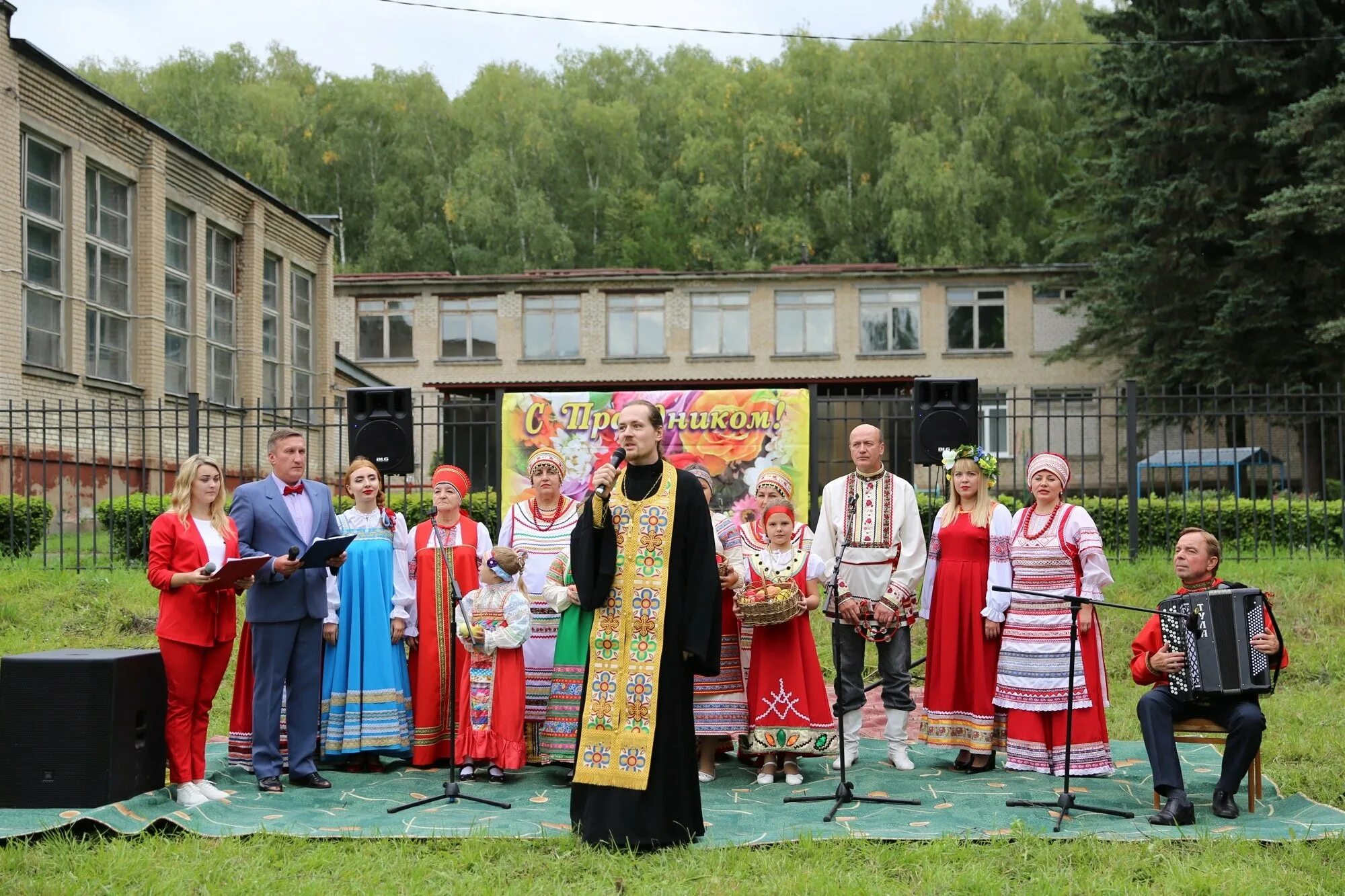 Возрождение Пенза поселок. Посёлок Возрождение Коломенский район. Покровский храм в селе Никульское Коломна. Поселок Возрождение Коломна.