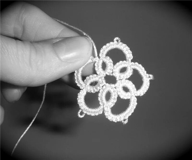 кружево фриволите иглой. кружево фриволите челноком. плетение фриволите челноком для начинающих. фриволите с иголкой. плетение фриволите иглой.