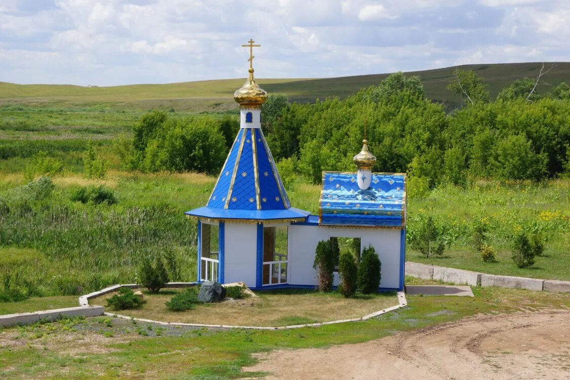 Романовский оренбургская область. Храм в шарлыке оренбургская область. Храм шарлык оренбургской. Романовский оренбургская область. Храм иконы казанской божьей матери в селе кирсановка.