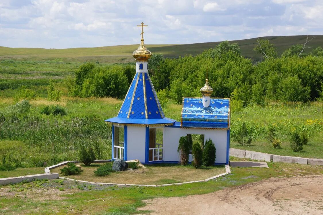 Парк Луна Шарлыкский район. Родник Шарлык. Родник глаз в Оренбургской области Шарлыкский район. Луна Оренбургская область Шарлыкский район.