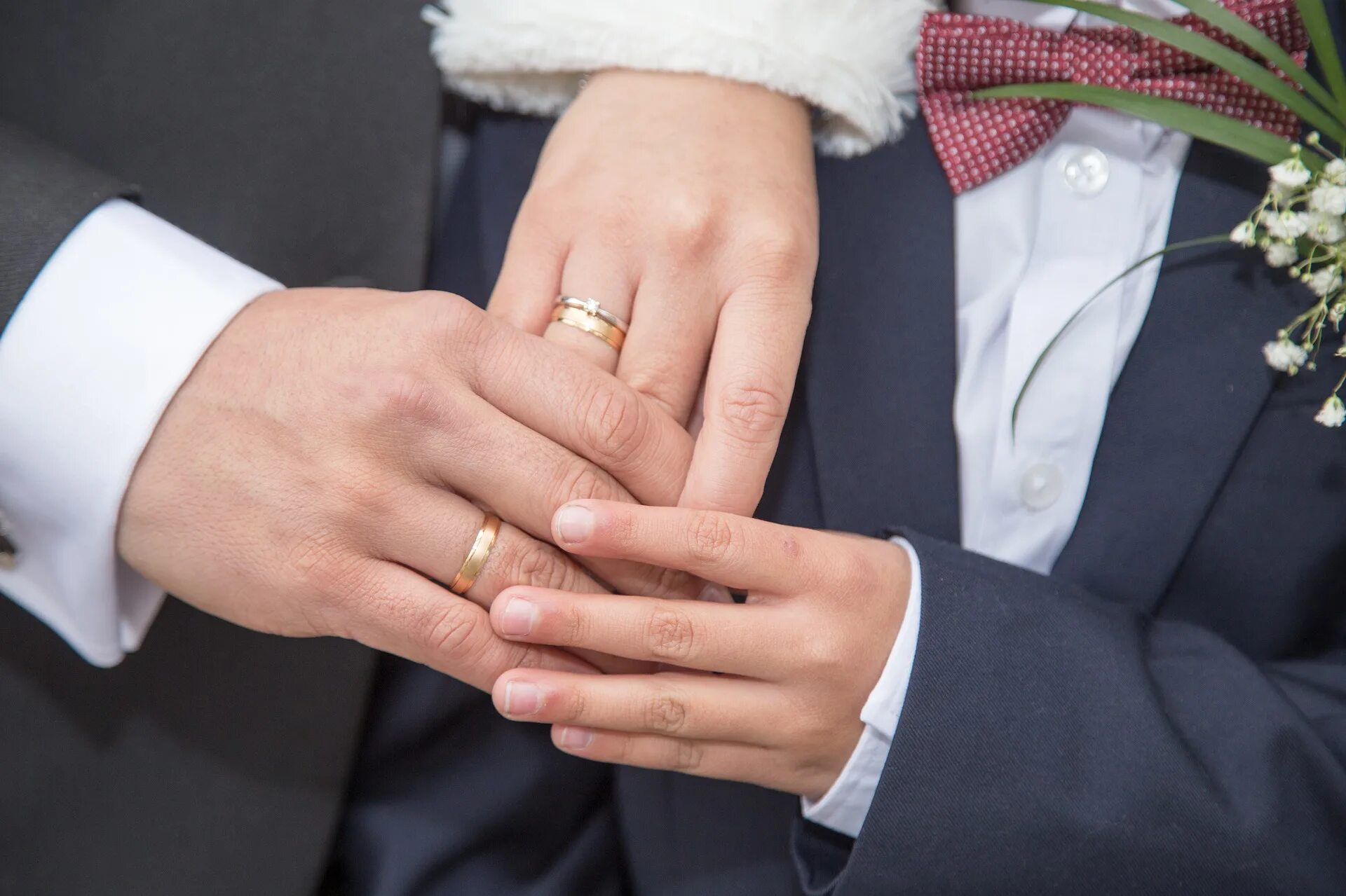 Кольцо замужества. Брак кольца. Брак свадьба кольца. Кольцо для замужества. Перстень брака.