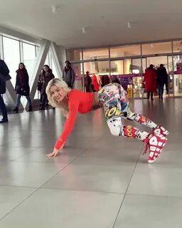 Dancing malyshka