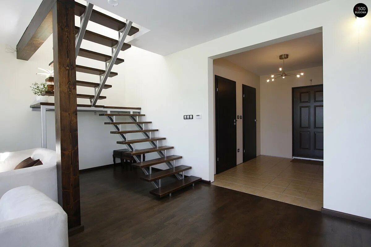 Пройти 2 этаж дом. Мансардная лестница двухмаршевая. Лестница межэтажная двухмаршевая. Лестница в коттедже. Лестница на второй этаж в частном доме.