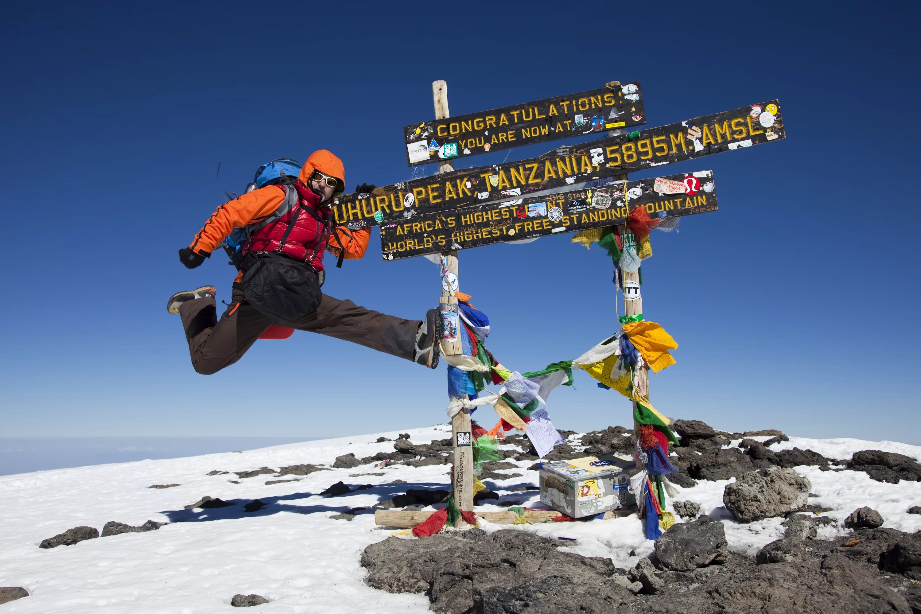 пик килиманджаро. подняться на килиманджаро. килиманджаро вершина. пик ухуру килиманджаро. килиманджаро гора восхождение.