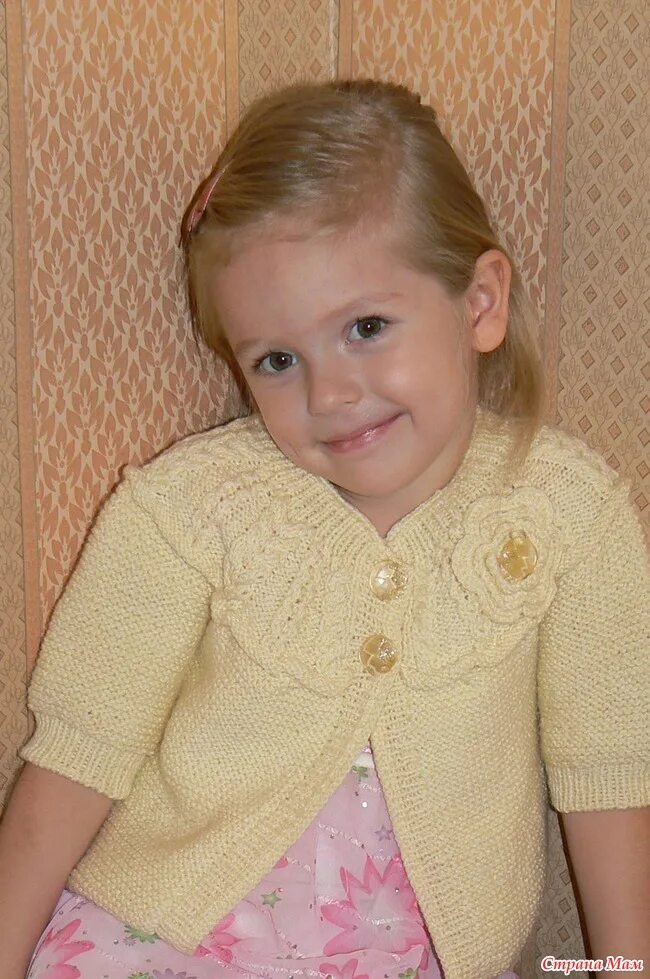 жилетка спицами для девочки 2. безрукавка для девочки. вязаный жилет для девочки. жилетка спицами для девочки 2. жилетка спицами для девочки 2.