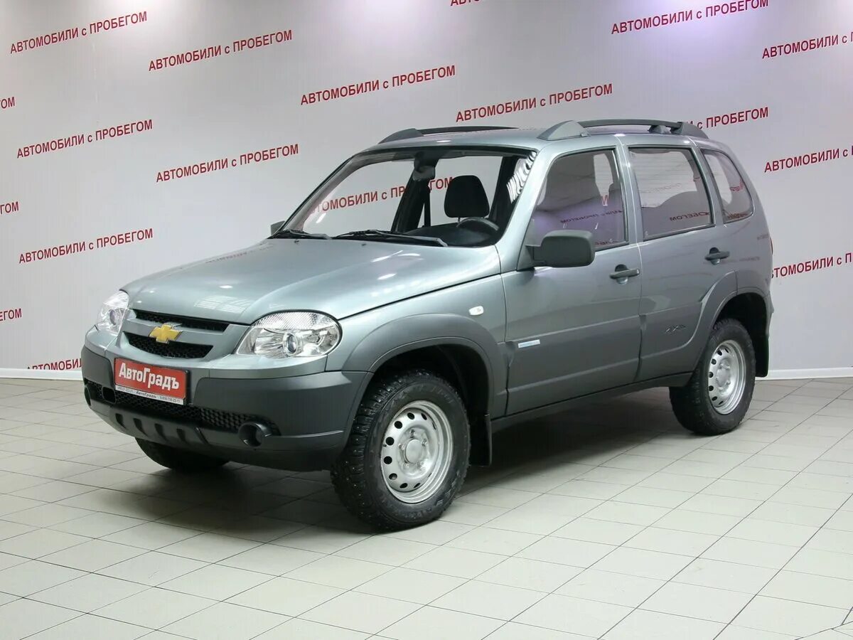 Купить шевроле ниву новую в автосалоне. Chevrolet Niva 1. Chevrolet Niva 1.7 МТ, 2006,. Шевроле Нива 2013. Chevrolet Niva 2013 года.