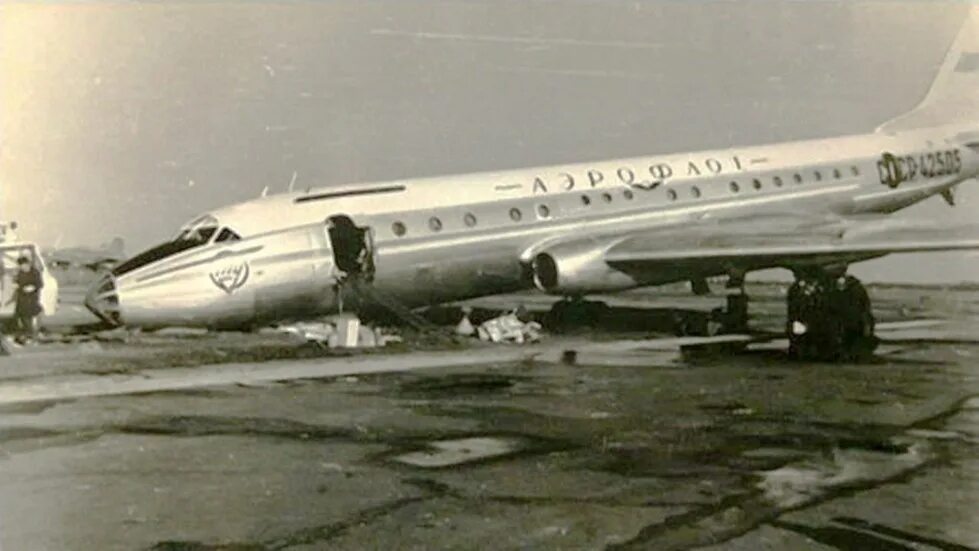 Террористические акты в ссср. Ту-104 пассажирский самолёт. Ту104 42505. 23 Апреля 1973 года ту-104б. Катастрофа ту-104 под Москвой (1979).