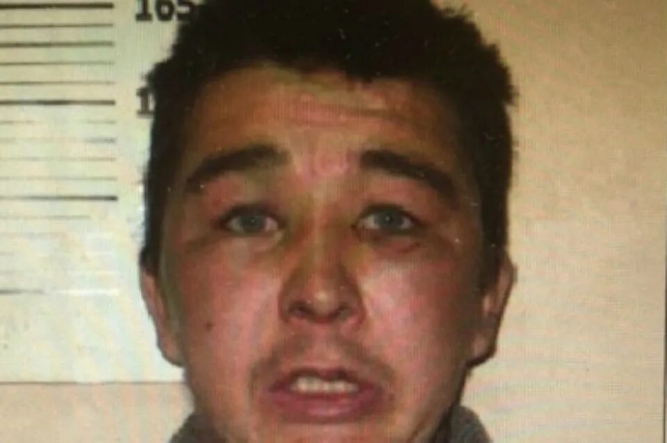 лицо  убийцы в хабаровске. следственный эксперимент убийство. нападение на полицейского. в хабаровске парень задушил. в хабаровске парень задушил.