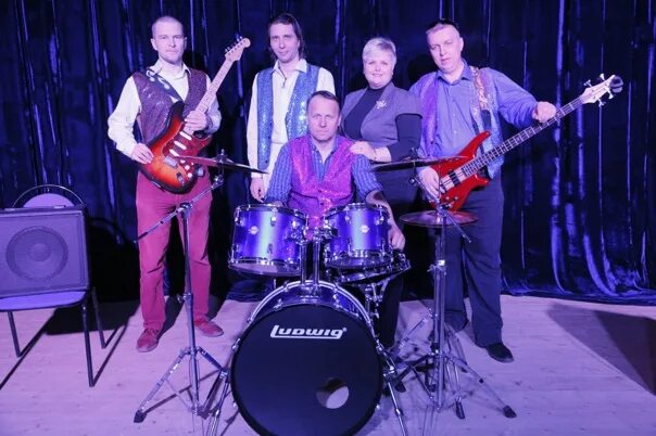 Ангел в небе. Группа небо здесь. Группа вечерний гость дубна. Небо ансамбль. Группа небесно.