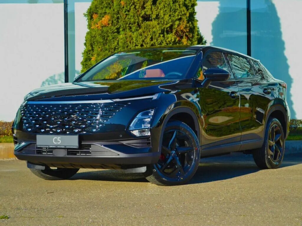 Omoda c5 робот. Омода с5 синяя. автомобиль omoda 5. омода с5 в черном цвете.