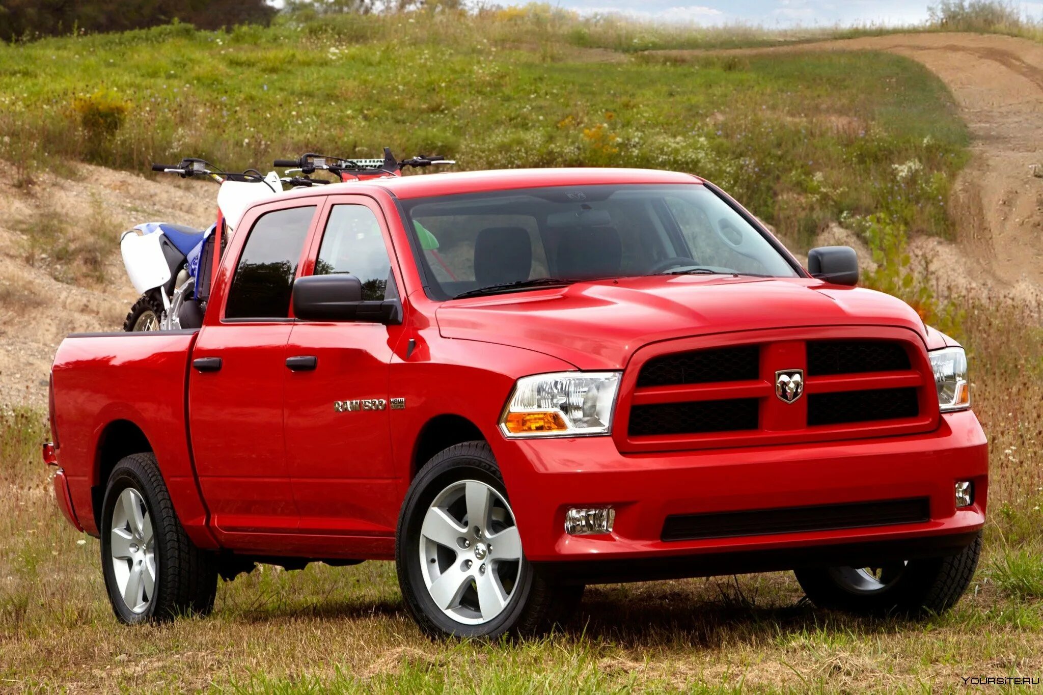 Рам фото. Dodge Ram 1500 1 поколение. Dodge Ram 90. Додж рам 9500. Додж рам 1 поколение.