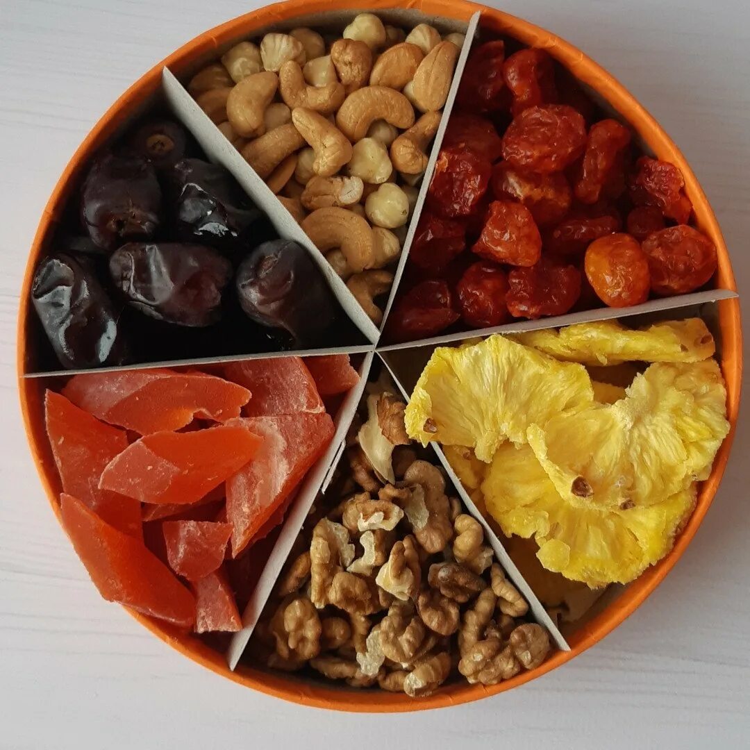 Сухофрукты в подарочной упаковке. Подарочная коробка с сухофруктами. Набор сухофруктов. Коробочки с сухофруктами. Коробочки с сухофруктами.