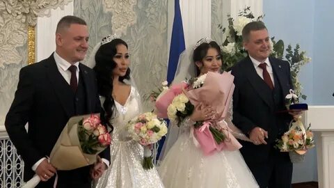 Женился на сестре