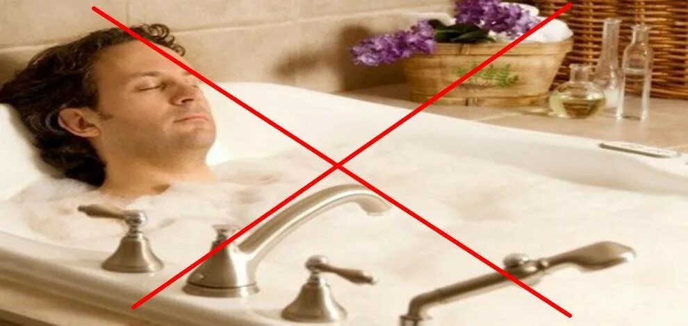 При температуре можно горячую ванну. Безопасность в ванной. Человек лежит в ванне. Мочекаменной болезни горячая ванна. Горячие ванны противопоказаны.