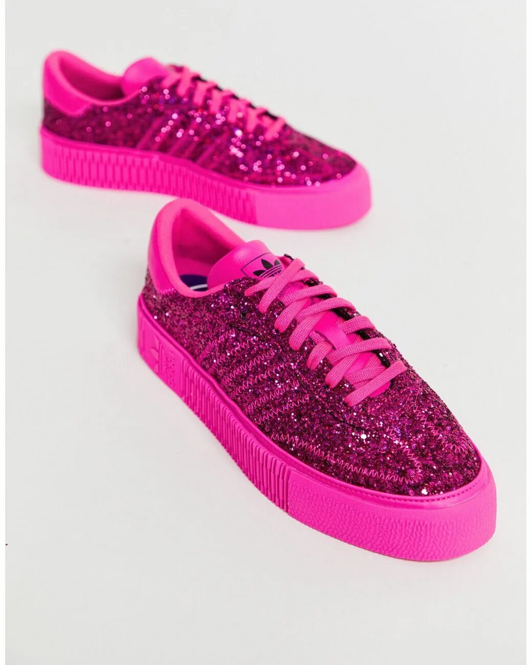 Adidas Samba фуксия. Adidas Samba Pink. Adidas Samba розовая подошва. Adidas Samba розовые.