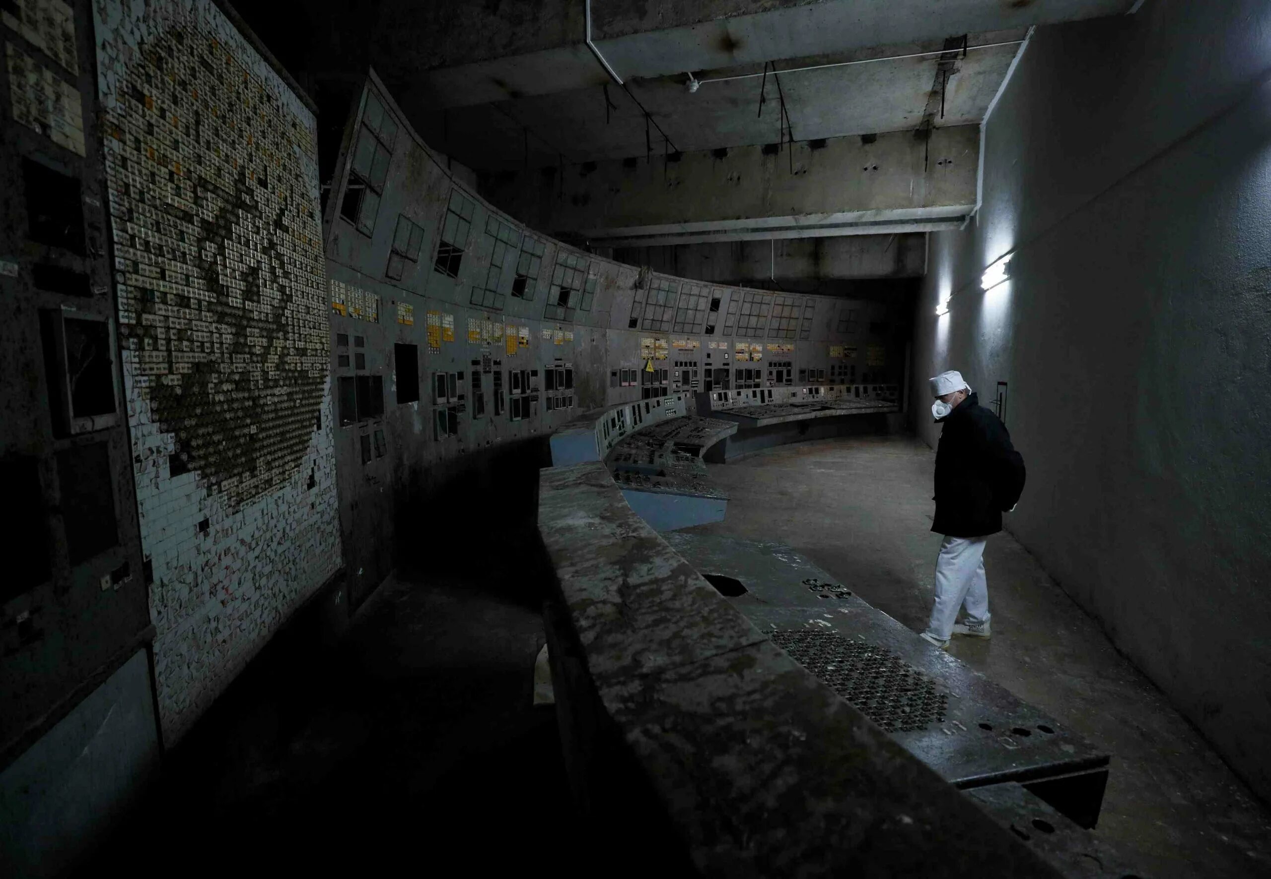 4 Реактор Чернобыльской АЭС. Чернобыль спустя 35 лет. Мирный атом Чернобыль. Чернобыль зона отчуждения Украина 4 энергоблок.