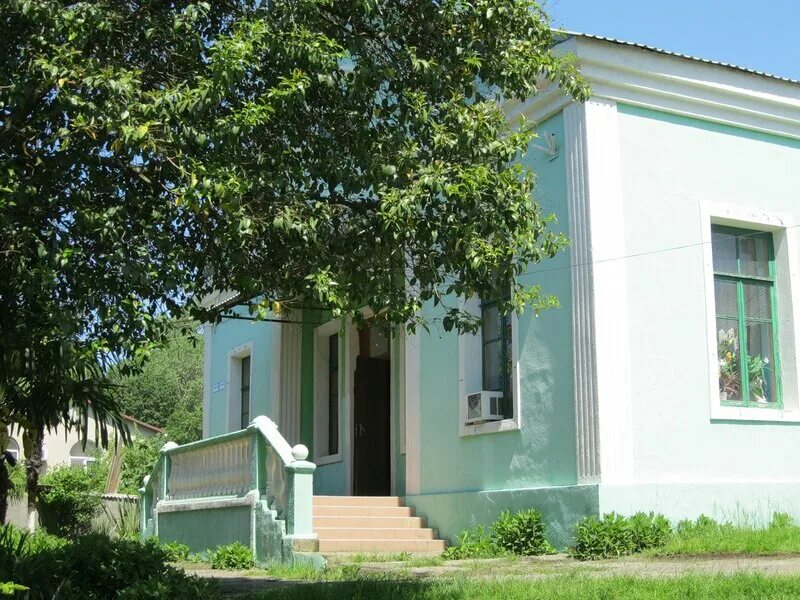 адлер кирова 26 кинотеатр октябрь. сочи музыкальная школа. советская гавань команда квн школы 2. музыкальная школа адлер кирова. музыкальная школа адлер.