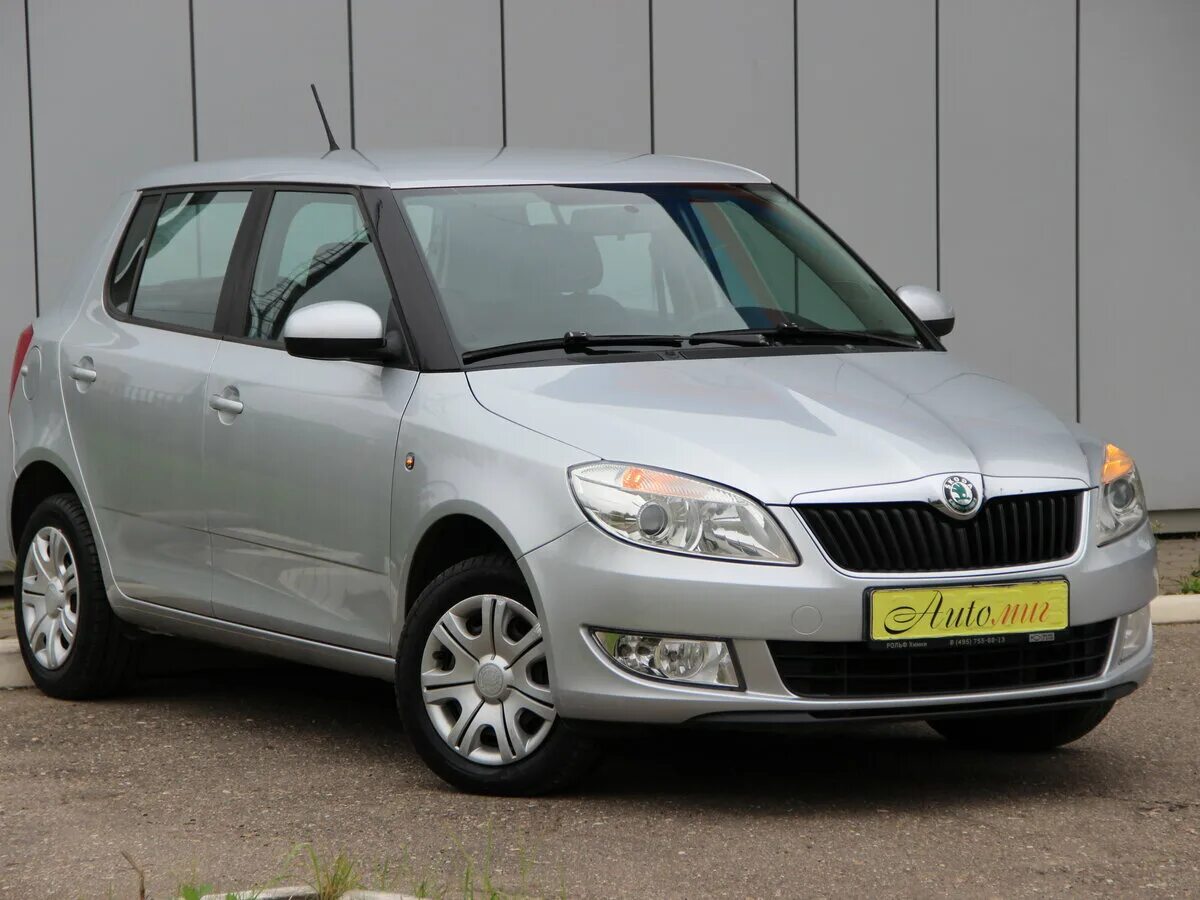 Шкода fabia 2012. Skoda fabia 2012. Skoda fabia 2012 год. Skoda fabia 2012 1. Шкода фабия белая 2012 год.