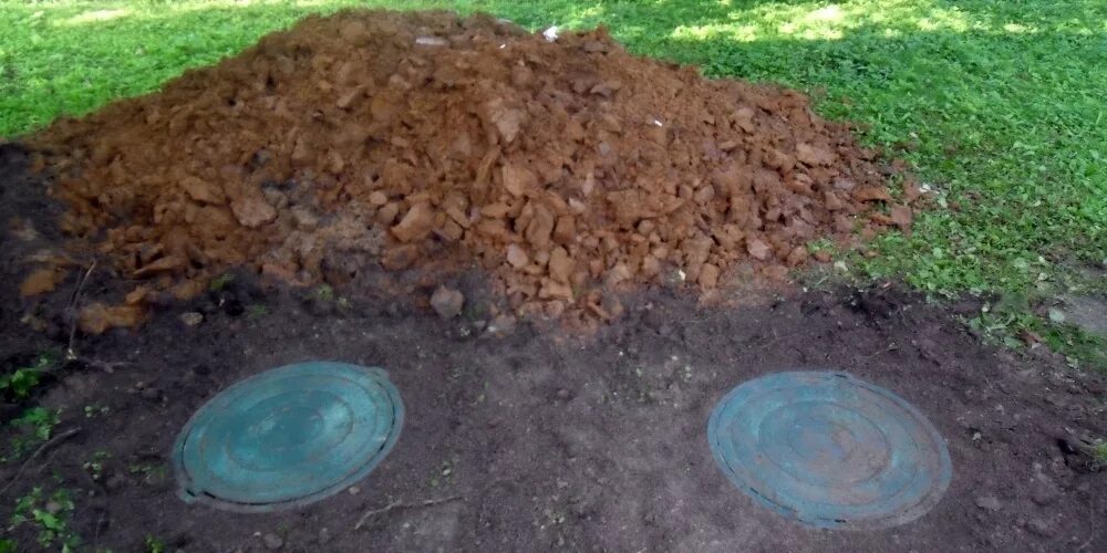 Скважины в можайском районе. Скважина на воду. Бурение водозаборных скважин ямал 89527239999. Скважина под ключ новгородская область. Скважина на воду на участке.
