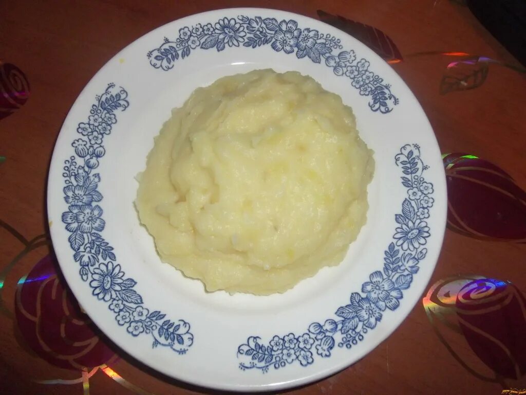 Как делать пюре с молоком. Пюре на молоке. пюре с комочками. толченка с майонезом. потемневшее картофельное пюре.
