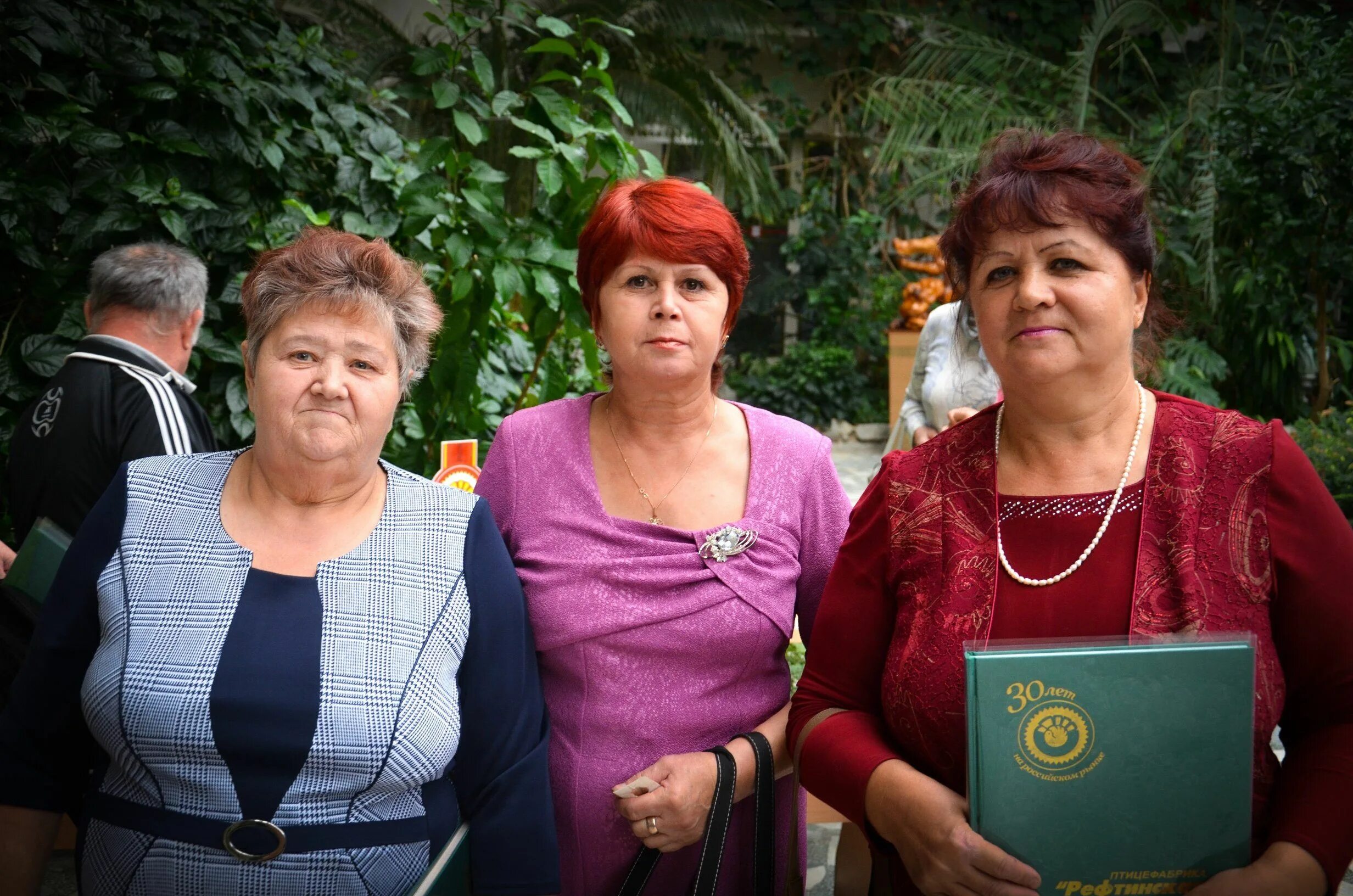 Рефтинское спецучилище группа девочек 2001 год фото. Рефтинский люди. Администрация городского округа рефтинский. Рефтинский школа 6. Волейбольная команда рефтинского.