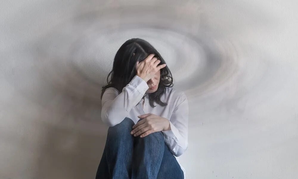 Утренняя сонливость. Болит голова. Головокружение. Двигательная заторможенность. Ай ай кружится голова.