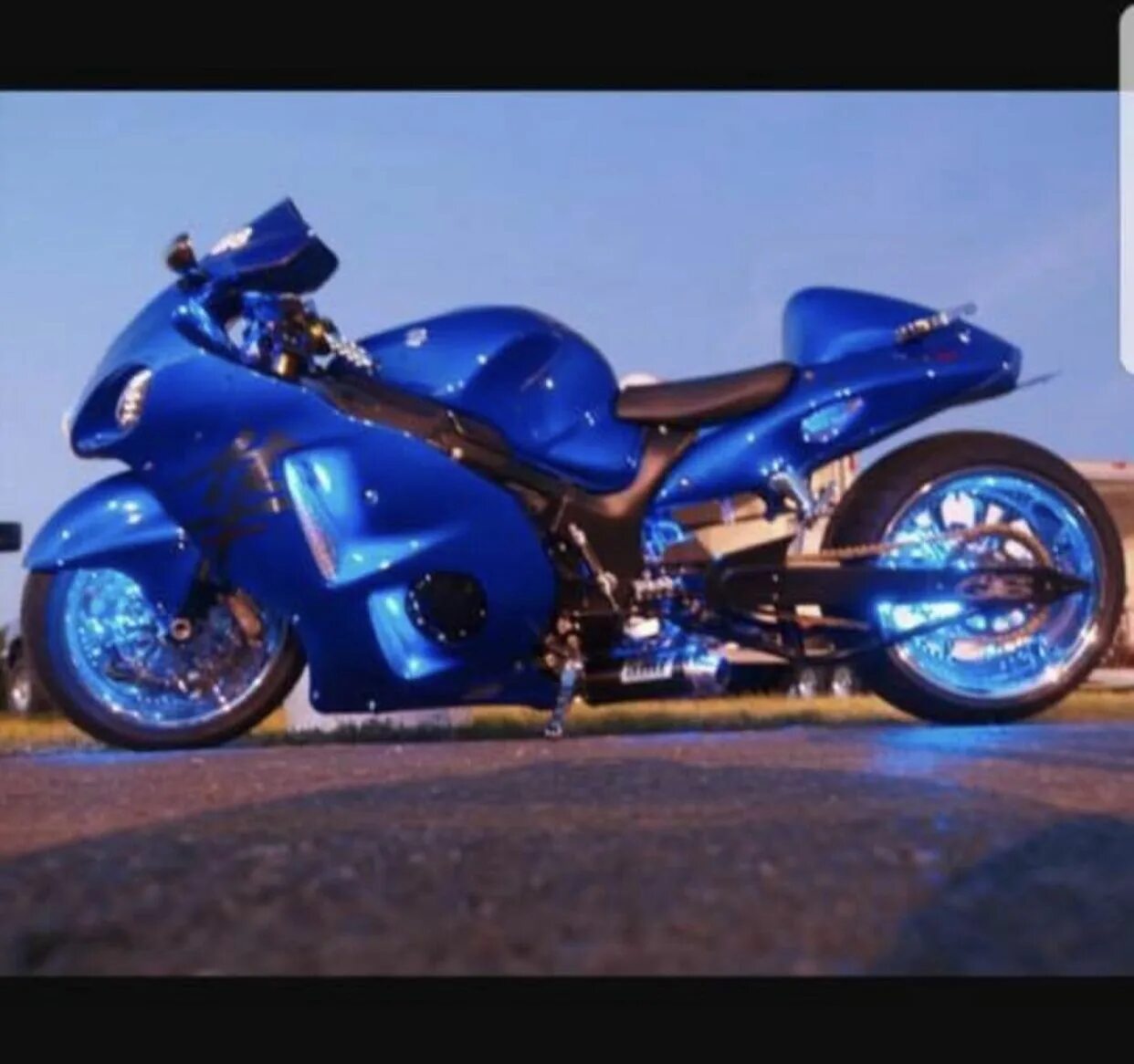 Включи байки синие. Suzuki Hayabusa gsx1300r Custom. Хаябуса кастом. Suzuki Hayabusa Drag Bike. Хаябуса синяя.