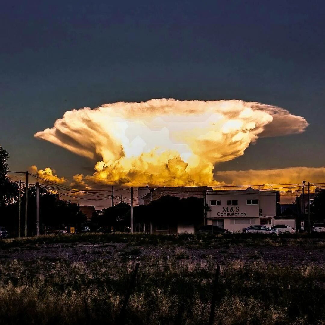 Ядерный взрыв. Атомный взрыв. Ядерный гриб. Облако ядерного взрыва. Включи самые большие взрывы
