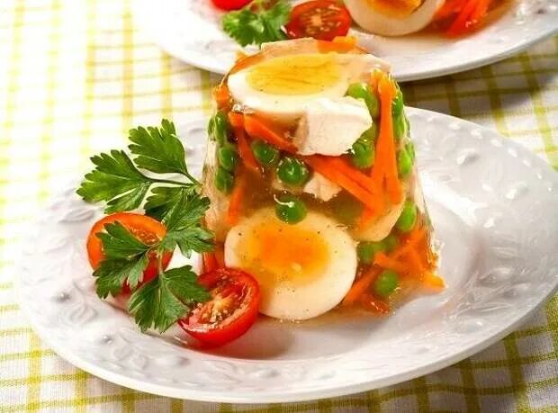 Заливное из грудки. Заливное из грудки. Рыбное заливное фотофото. Куриное заливное. Заливное из куриной грудки.