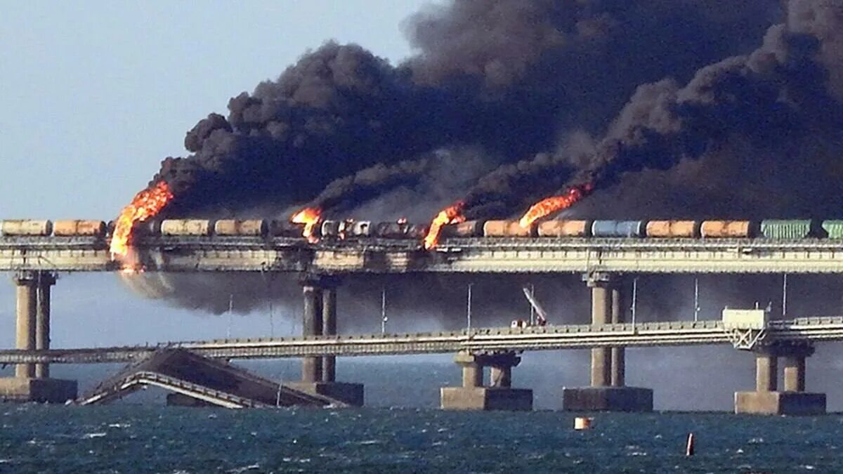 Что происходит на крымском мосту. Крымский мост взорвали 2025. подрыв крымского моста. взрыв на крымском мосту 8 октября 2025. атака на крымский мост 2025.